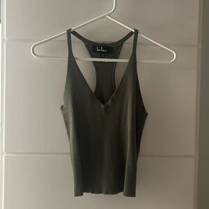 Lulu’s green crop top